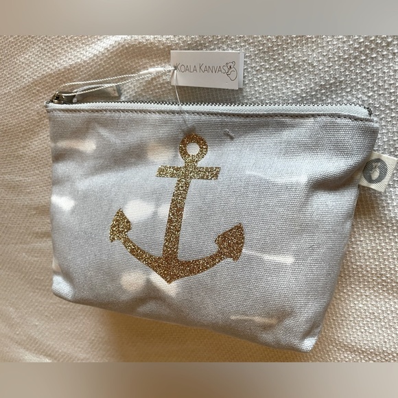 Koala Kanvas Handbags - NWT Koala Kanvas makeup up